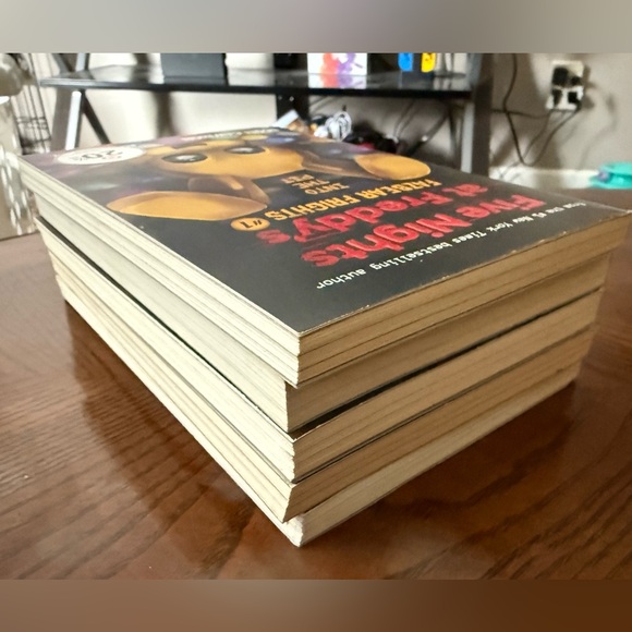 Five Nights at Freddy's Fazbear Frights Book Collection 1-5 - Picture 5 of 5
